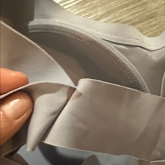 lululemon athletica Light Blue Enlite Sports Bra 36E - Picture 8 of 9